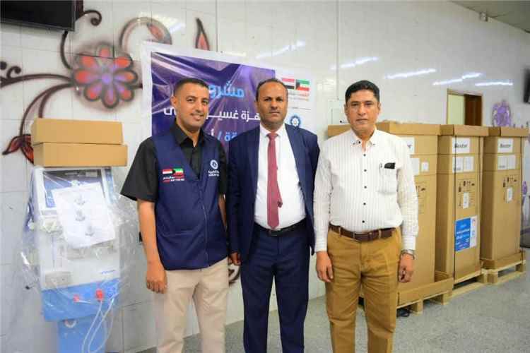 تدشين أربعة أجهزة غسيل كلوي وجهاز تبريد لمركز الغسيل الكلوي لمستشفى الجمهوري بتعز