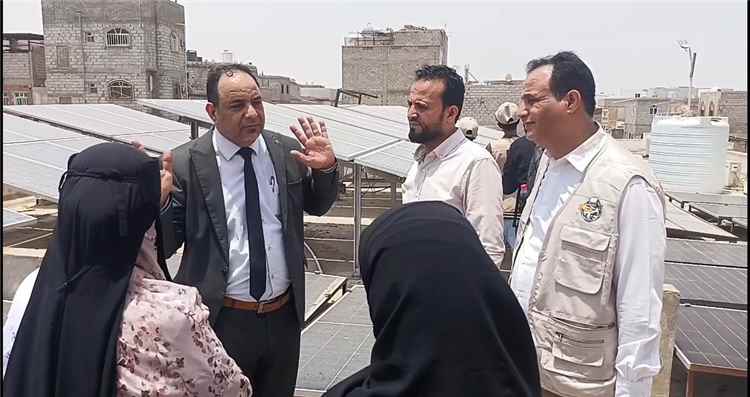 تدشين مشروع تركيب منظومة التكييف بالطاقة الشمسية للمرفق الصحي الثالث في مديرية دارسعد بعدن