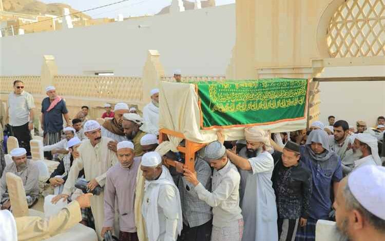 تشييع رسمي وشعبي لجثمان عضو مجلس الشورى الشيخ العلامة علي سالم بكير باغيثان بتريم