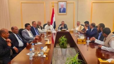 تكتل الأحزاب والمكونات السياسية في اليمن يعلن دعمه كل الإجراءات الرسمية لمواجهة تصعيد الحوثيين وخرق الهدنة
