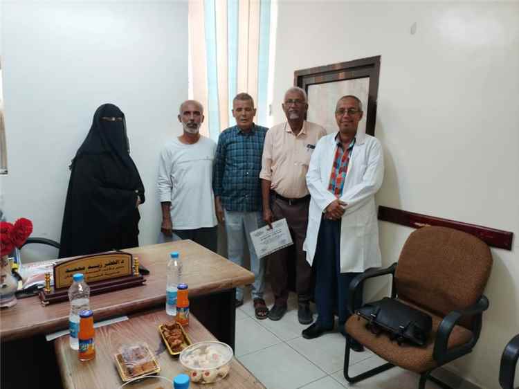 تكريم فريق مشروع ربط المركز الصحي بالممدارة بشبكة المياه العذبة