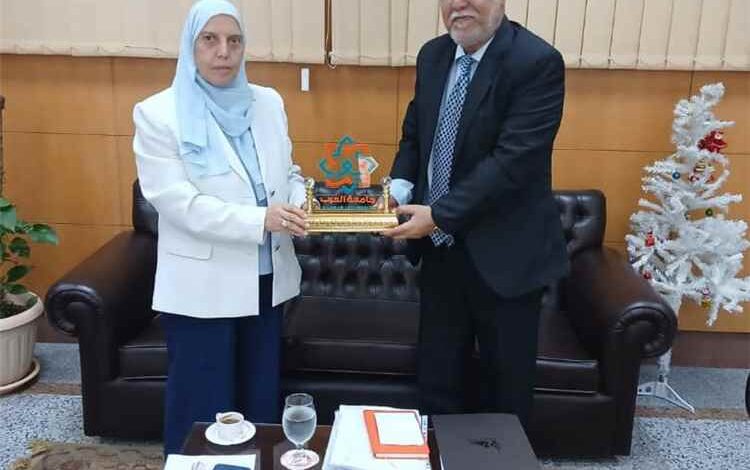 جامعة العرب تبحث تعزيز الشراكة الأكاديمية والبحثية مع جامعة 6 أكتوبر