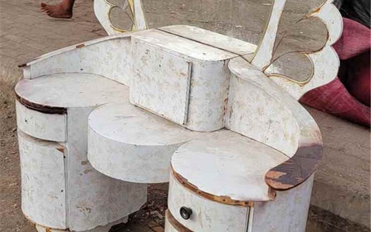 حراج الشيخ عثمان في عدن.. أثاث المنازل يتحول إلى مصدر دخل وسط تزايد الضغوط المعيشية