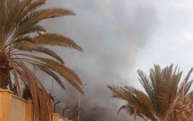 حريق يطال أجزاء من مصنع "سنو كريم" في المنصورة بعدن