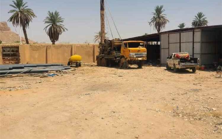 حفر بئر جديدة تابعة للمؤسسة المحلية للمياه والصرف الصحي بمديرية القطن