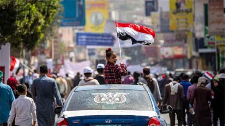 خبير عسكري: لأول مرة منذ سقوط صنعاء.. الدولة اليمنية تخوض معركة واحدة بقرار سياسي وعسكري موحد
