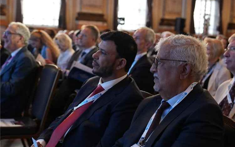 د.عبدالله العليمي يشارك في أعمال مؤتمر لندن 2026 وسط حضور دولي رفيع