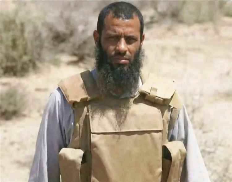 رئيس أركان قوات درع الوطن يتوعد مليشيا الحوثي: لن تخيفنا المسيرات وسنأتيكم طال الزمن أو قصر