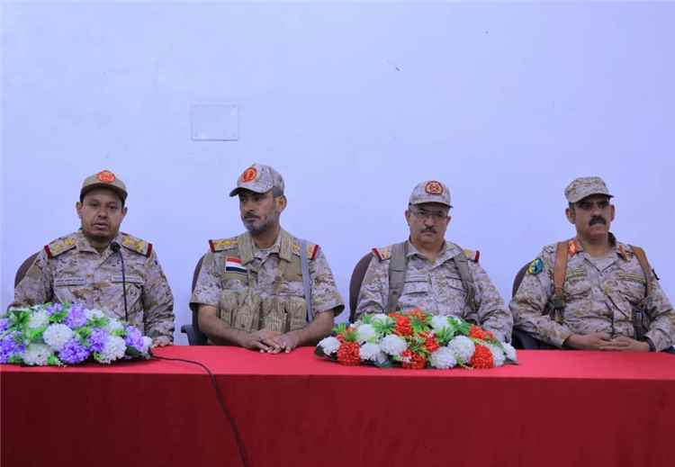 رئيس الأركان يطلع على الجاهزية القتالية في المنطقة العسكرية السادسة