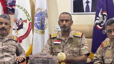 رئيس الأركان يوجه بمتابعة اجراءات ضبط المتورطين في الهجوم الغادر على أفراد قوات درع الوطن بحضرموت
