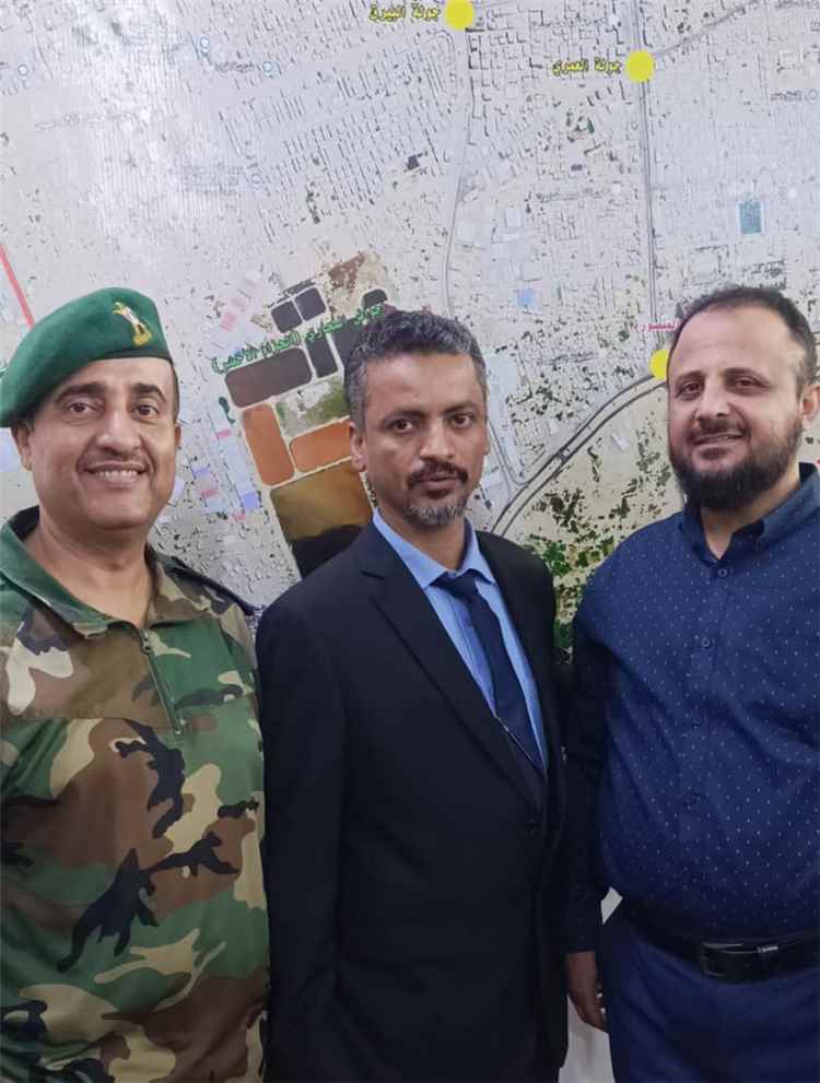رئيس تشريعي عدن "مروان انجلان" يزور مأمور مديرية المنصورة وقائد قطاعها الأمني