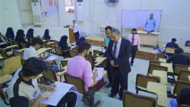 رئيس جامعة عدن يتفقد امتحانات العلوم الإدارية ويؤكد: الجودة تصنع مستقبل الخريجين