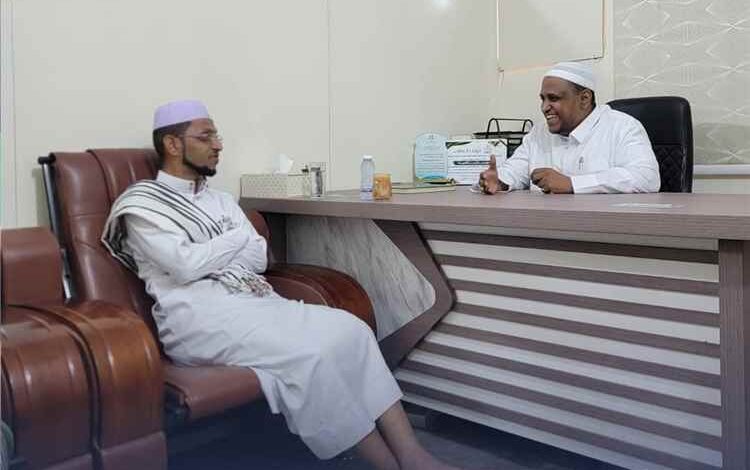 رئيس مؤسسة الصفوة للتنمية يزور مؤسسة يسر للتنمية بحضرموت لبحث آفاق التعاون والشراكة