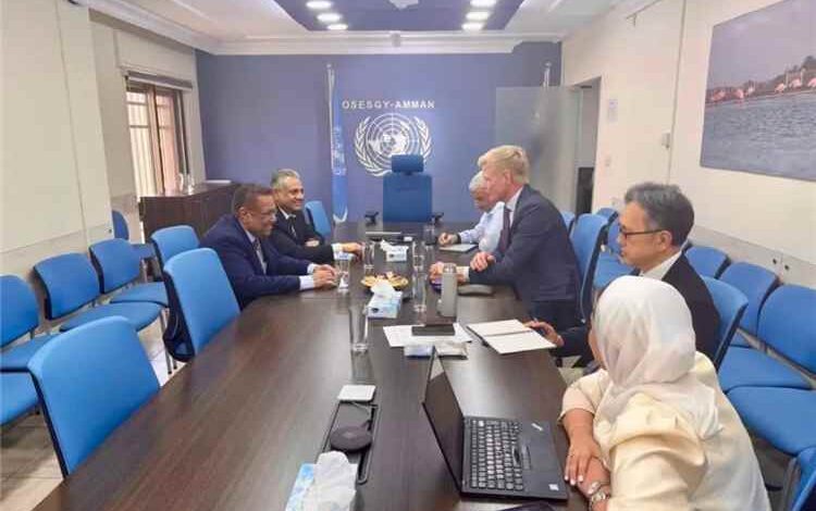 رئيس مجلس الشورى يلتقي المبعوث الأممي ويبحث تطورات الأوضاع في اليمن ومخاطر التصعيد الحوثي
