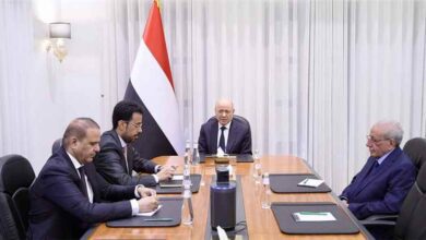 رئيس مجلس القيادة الرئاسي يجتمع برئاسة هيئة التشاور والمصالحة