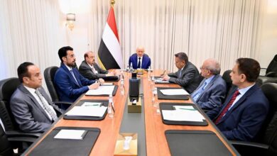 رئيس مجلس القيادة: طائرة إيرانية نقلت خبراء وتقنيات عسكرية إلى الحوثيين، وأجرينا اتصالات إقليمية ودولية للدفاع عن المركز القانوني للحكومة