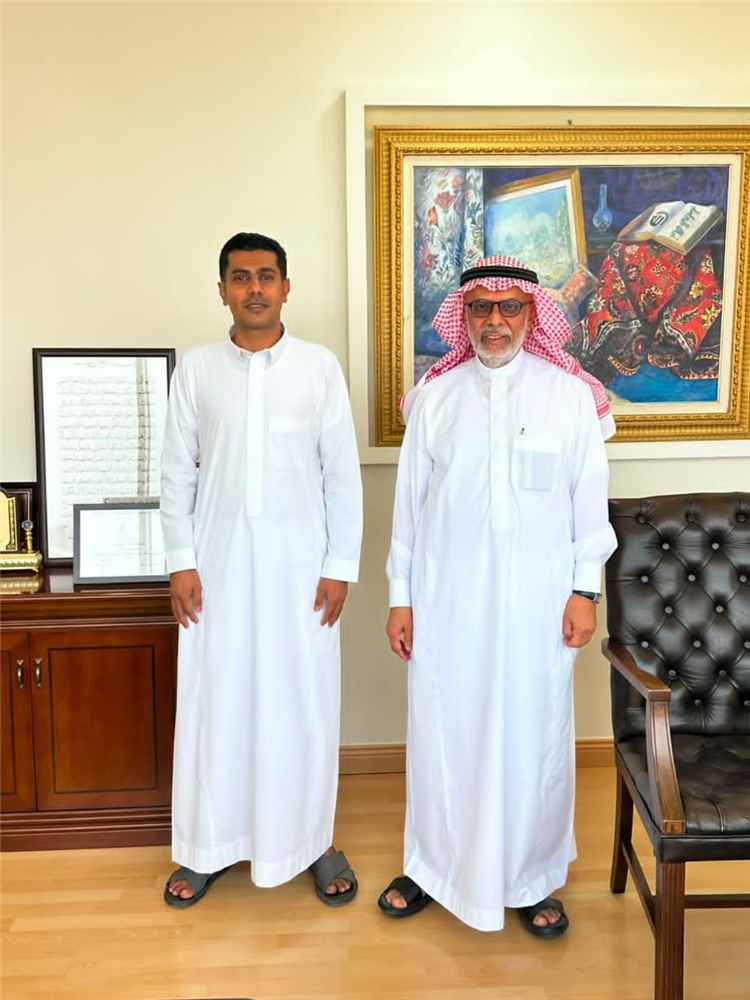 رئيس نادي دوعن يلتقي الرئيس الفخري الشيخ عبدالله بقشان ويبحث سبل دعم النادي