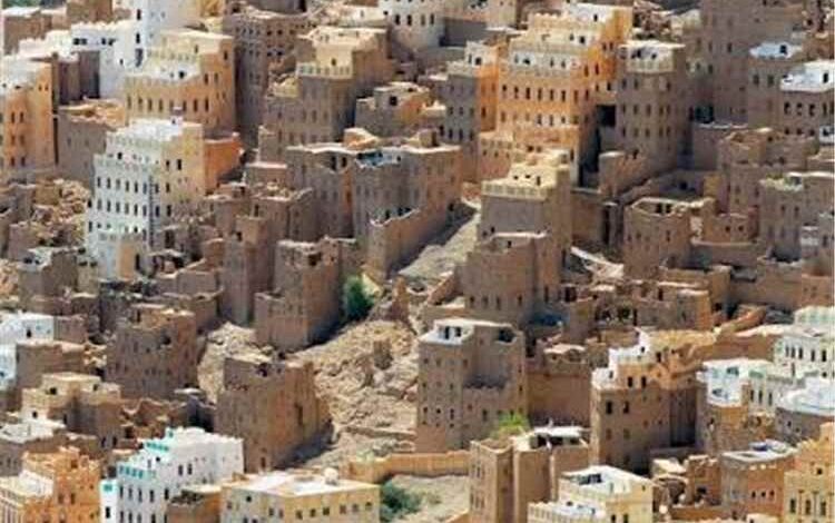 رياض الجهوري يطلع على سير العمل في مكتب التخطيط والتعاون الدولي بوادي حضرموت