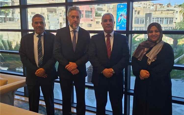 سفير الاتحاد الأوروبي ووزير التربية يبحثان تعزيز التعاون لضمان تعليم آمن وشامل للأطفال في اليمن