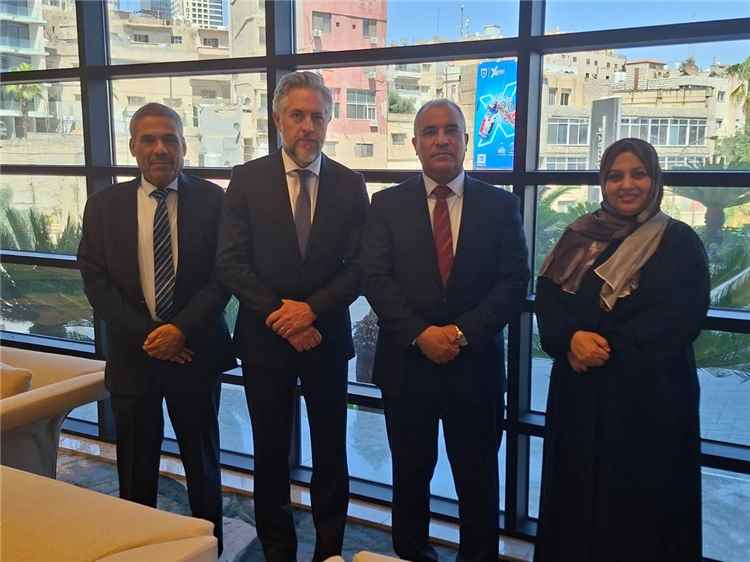 سفير الاتحاد الأوروبي ووزير التربية يبحثان تعزيز التعاون لضمان تعليم آمن وشامل للأطفال في اليمن