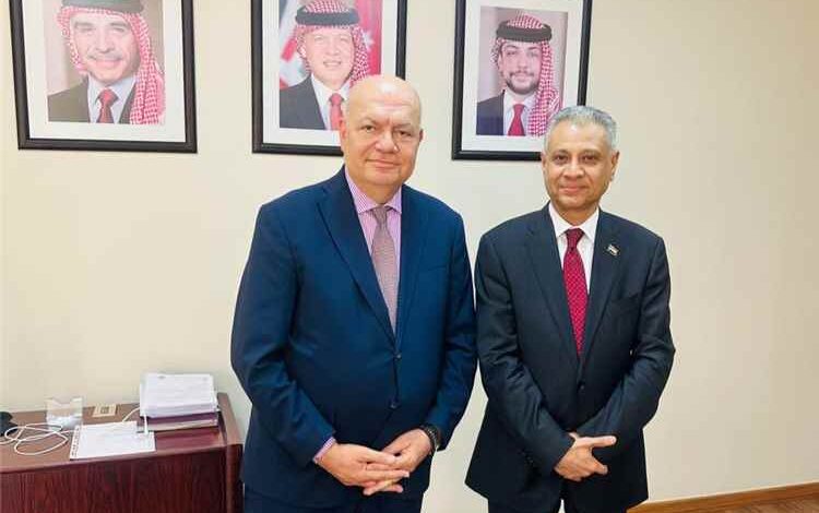 سفير بلادنا يبحث مع مسؤول أردني سبل تعزيز التعاون في مجال ادارة الموارد