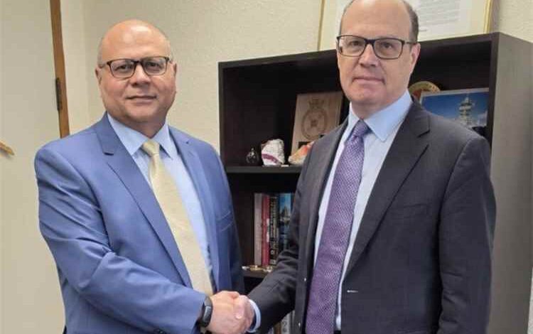 سفير بلادنا يبحث مع نائب وزير الخارجية الكندي مستجدات الأوضاع وتعزيز التعاون بين البلدين