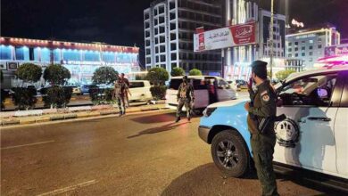 شرطة بئر فضل بعدن تعثر على مسن تائه وتناشد مساعدتها في الوصول إلى أسرته