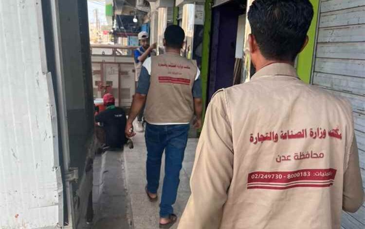 ضبط 3 مخالفات تجارية في النزول اليومي بأسواق المنصورة