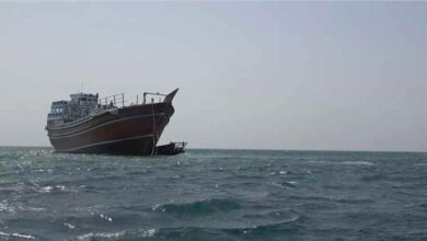 المشهد اليمني - ضبط سفينة توكل واقتيادها إلى ميناء عدن