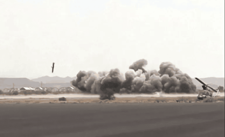 ضربات على مدرج مطار صنعاء.. ماذا تكشف صور الأقمار الصناعية عن آثار القصف؟