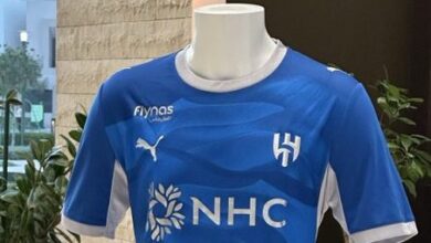 طقم الهلال الجديد يفجر موجة من الجدل