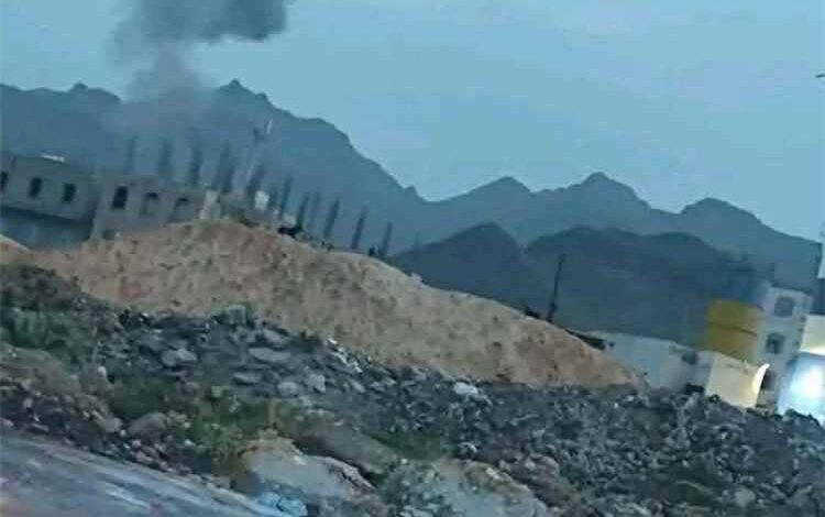 عاجل: غارتان جويتان تستهدفان مواقع لميليشيا الحوثي في دمت بالضالع