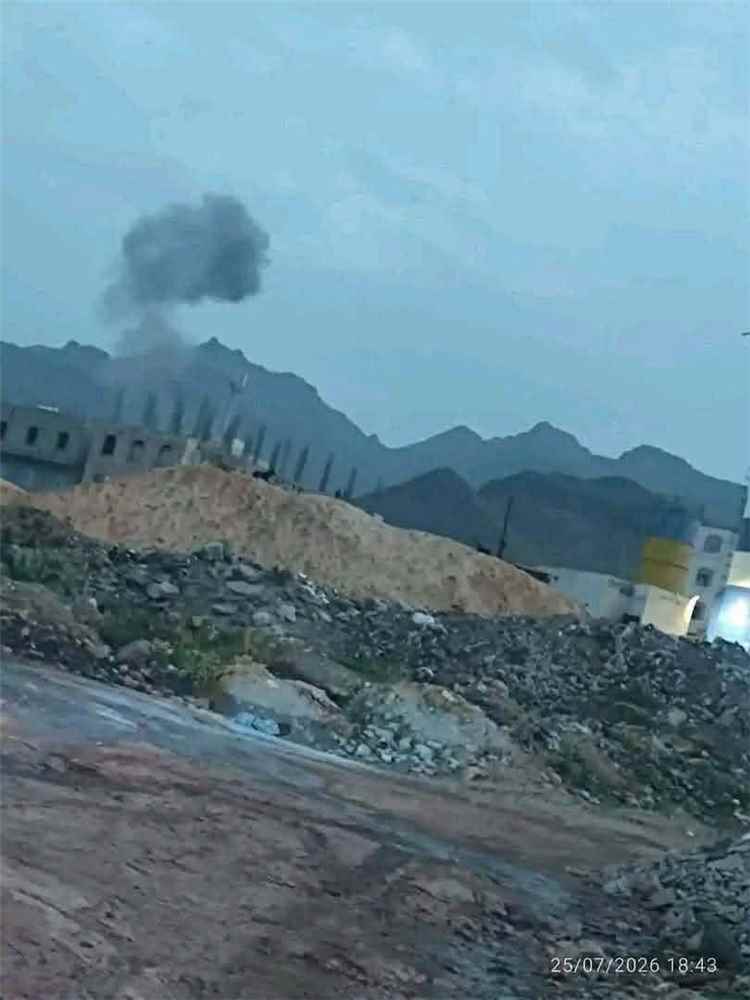 عاجل: غارتان جويتان تستهدفان مواقع لميليشيا الحوثي في دمت بالضالع
