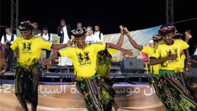 عضو مجلس القيادة الخنبشي يشارك أبناء حضرموت جانبا من فعاليات مهرجان موسم البلدة السياحي