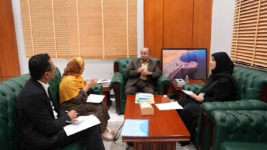 عضو مجلس القيادة الرئاسي الخنبشي يطّلع على برامج مركز (CIVIC) لحماية المدنيين في حضرموت