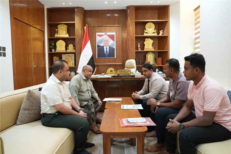 عضو مجلس القيادة محافظ حضرموت يؤكد دعم المبادرات الرياضية الهادفة إلى ترسيخ قيم السلام