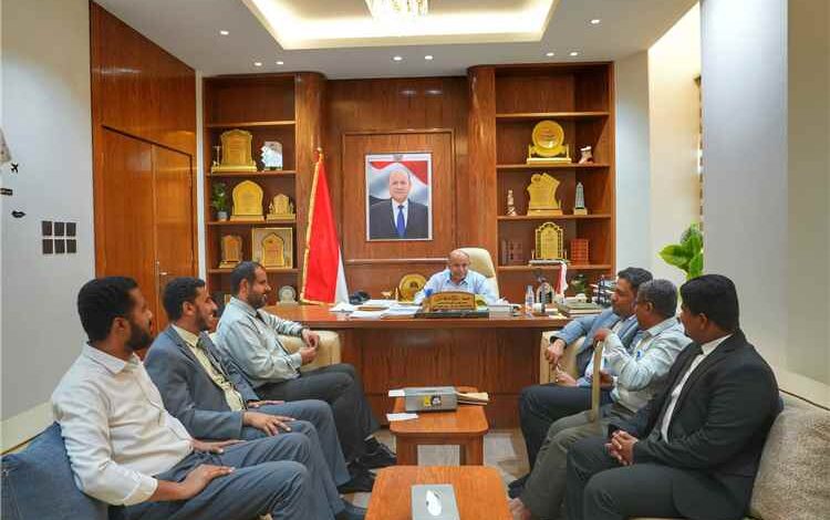 عضو مجلس القيادة محافظ حضرموت يطلع على أوضاع مركز الأورام وخطط مؤسسة الطب الاتصالي