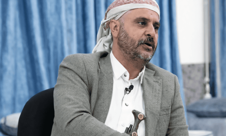 في ظهور إعلامي مرتبك وقلق.. قيادي حوثي يهدد بتصفية «ميرا صدام حسين» واغتيال الشيخ فدغم في مطارح الكرامة بالريان
