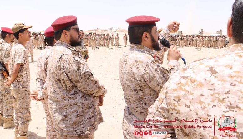 قائد الفرقة الثالثة بقوات درع الوطن يدعو إلى رفع الجاهزية لمواجهة الحوثيين واستعادة الدولة