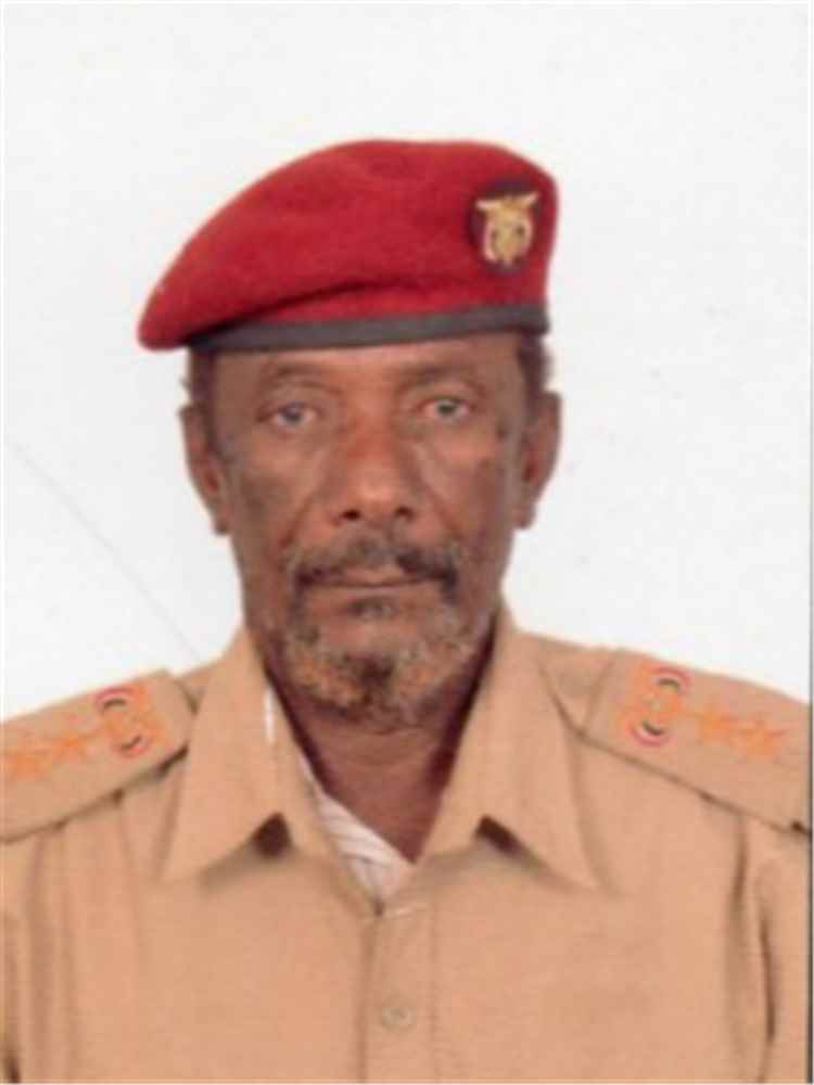 قائد المجلس العسكري لمقاومة أبين يناشد القضاء والمحافظ بإطلاق سراح نجله وزميله المحتجزين على ذمة قضية هروب "الجعفري"