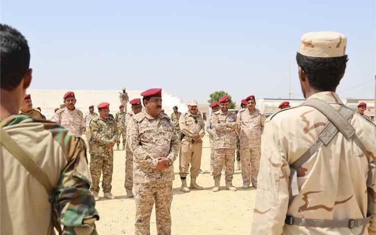 قائد المنطقة العسكرية الثانية يتفقد لواء حضرموت بلبنة بارشيد ويؤكد مواصلة بناء القدرات وتعزيز الجاهزية