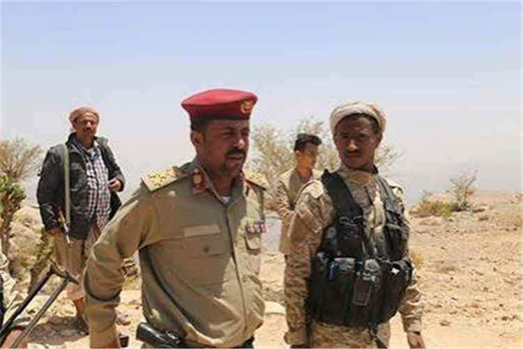 المشهد اليمني - قائد محور طور الباحة يُفاجئ الحوثيين بإعلان حاسم.. الجاهزية القتالية وصلت ذروتها والأوامر بالانتظار
