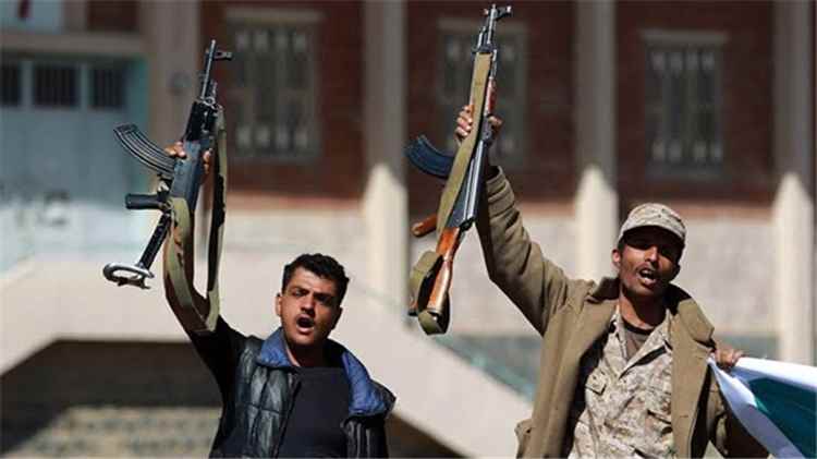 قبل انطلاق “معركة الحسم”… قيادي حوثي يرفع الراية البيضاء ويقرّ بالأخطاء ويدعو لمصالحة وطنية وإيقاف إراقة الدماء