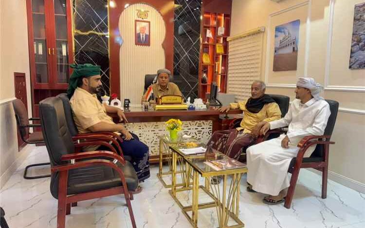قيادة "مجلس المستقبل الجنوبي" بحضرموت تبحث مع مدير عام سيئون تعزيز وحدة الصف وتوحيد الرؤى الحضرمية