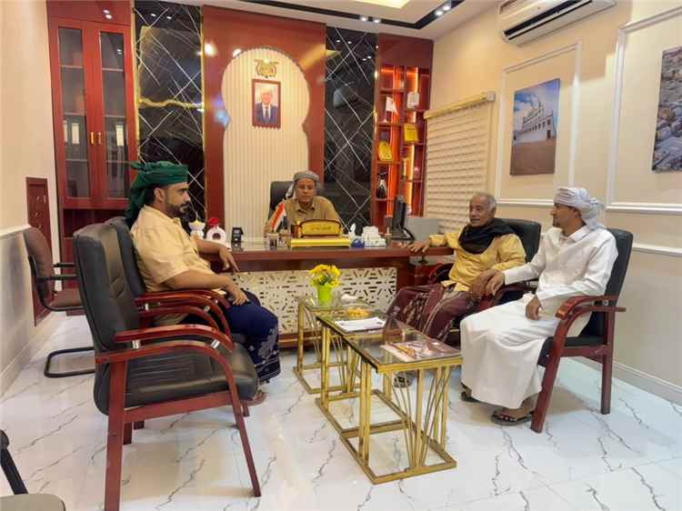 قيادة "مجلس المستقبل الجنوبي" بحضرموت تبحث مع مدير عام سيئون تعزيز وحدة الصف وتوحيد الرؤى الحضرمية
