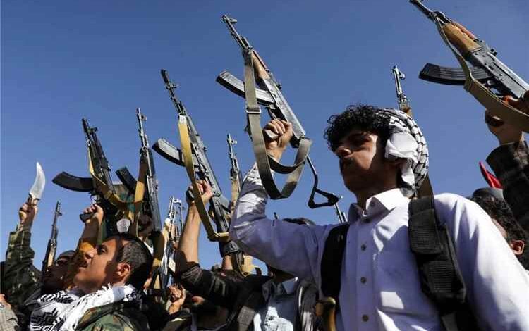 المشهد اليمني - قيادي منشق عن الحوثيين يكشف لصحيفة عبرية ثغرات الجماعة وتكتيكاتها الإقليمية