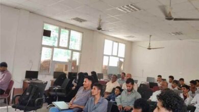 كلية ردفان الجامعية بجامعة لحج تحتفي بمشاريع طلابية مبتكرة في "تطبيقات الجوال" تخدم المجتمع والتعليم