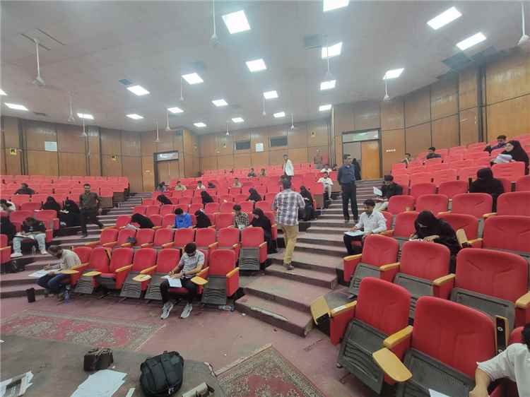 كليةُ الحقوقِ تختتمُ امتحاناتِ الفصلِ الدراسي الثاني من العام الجامعي: 2025-2026م بنجاحٍ كبير .