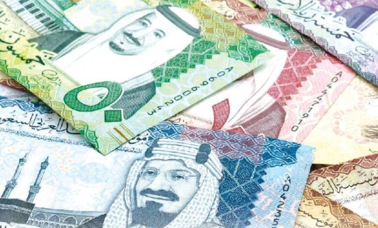 كم سجل الجنيه المصري؟.. سعر الريال السعودي أمام العملات العربية