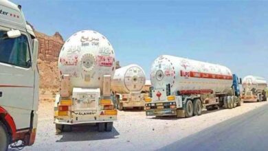 لليوم السادس.. احتجاز مقطورات الغاز في مأرب يفجّر أزمة خانقة بعدن